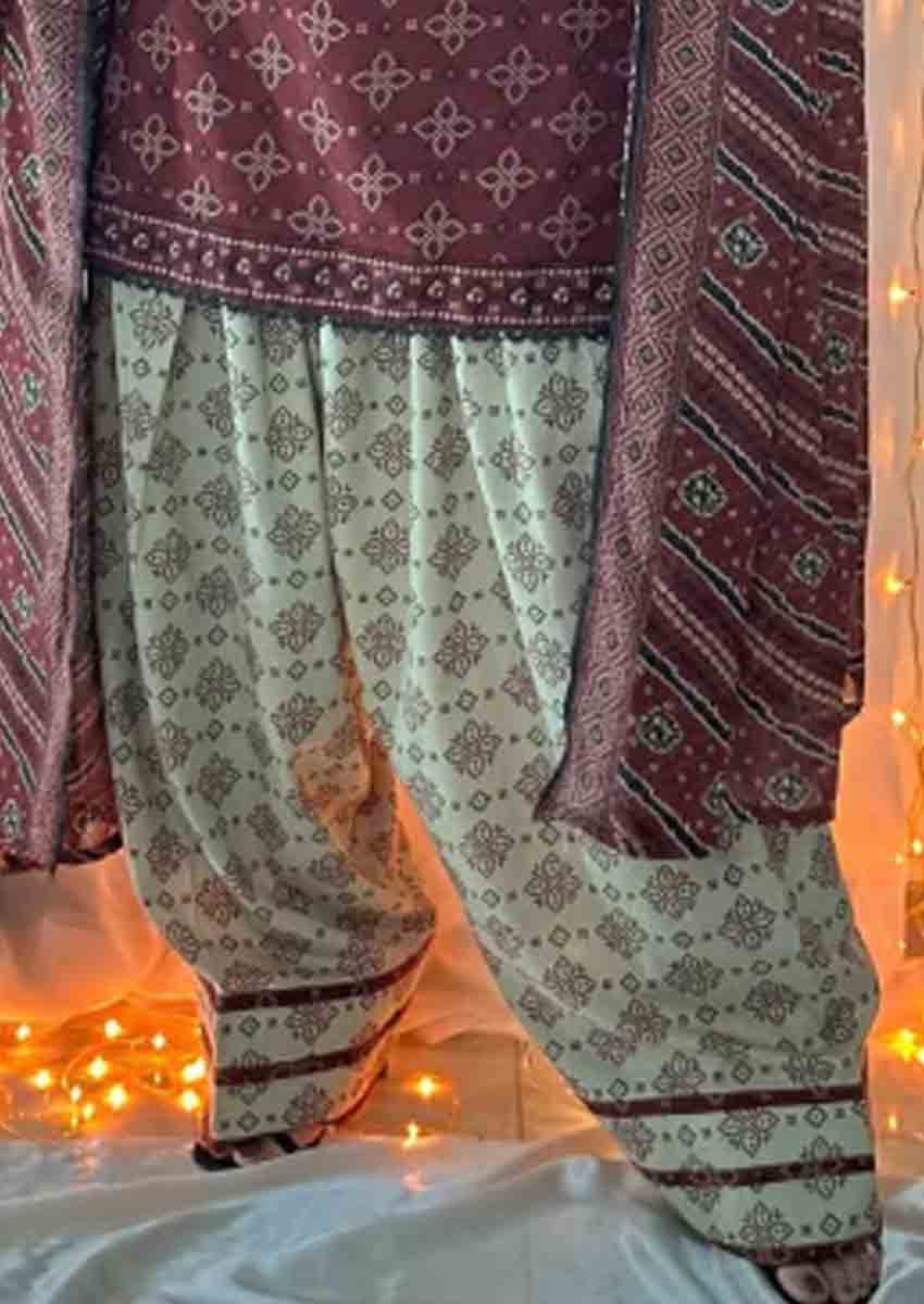 Ajrak Maroon