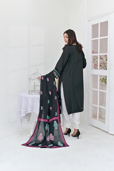 MARVI Black beauty
