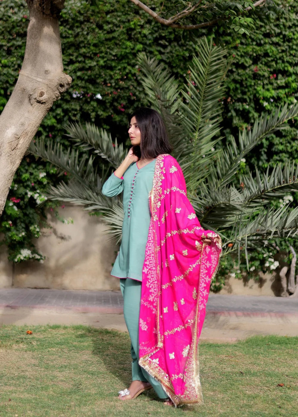 Noor e Jahan Plaidnpaisley