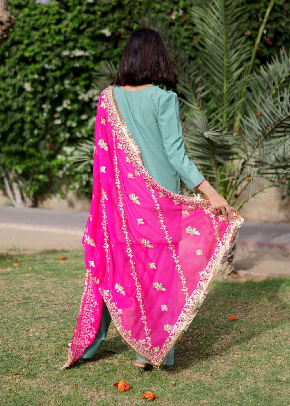 Noor e Jahan Plaidnpaisley