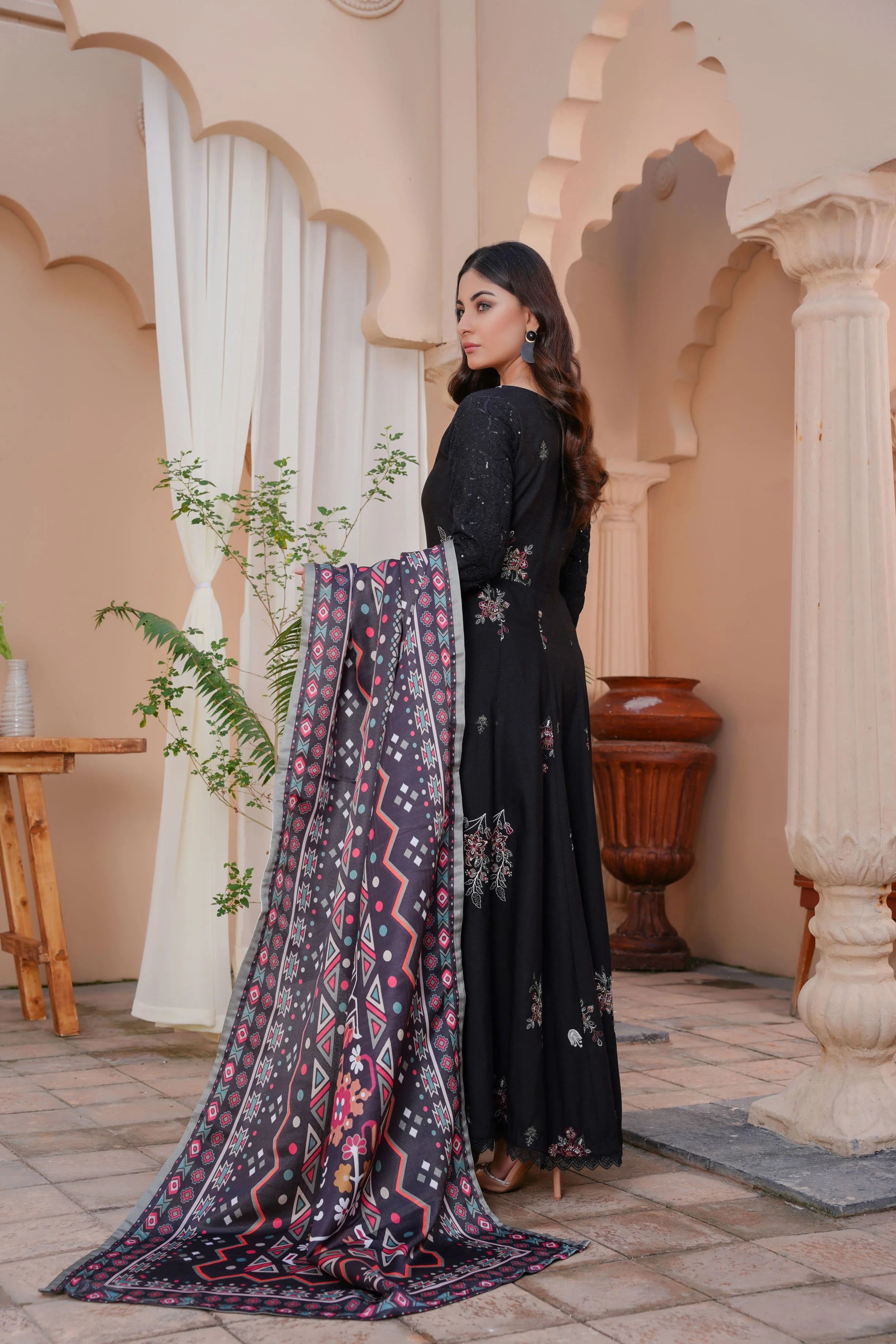 BLACK 3 PC Embroidered Karandi Pret