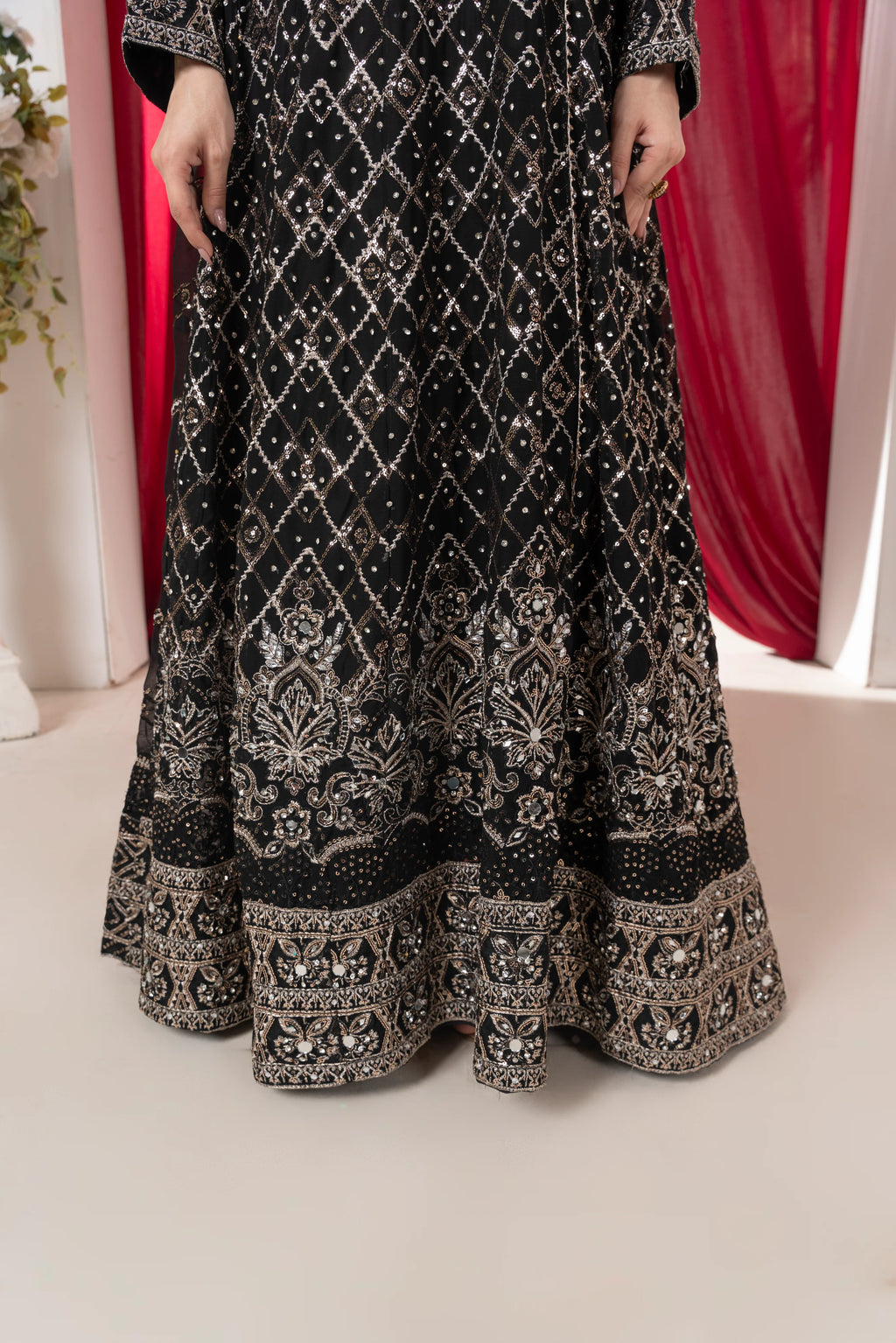 Ameera Velour Black