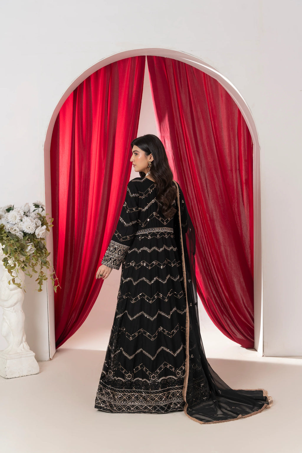 Ameera Velour Black