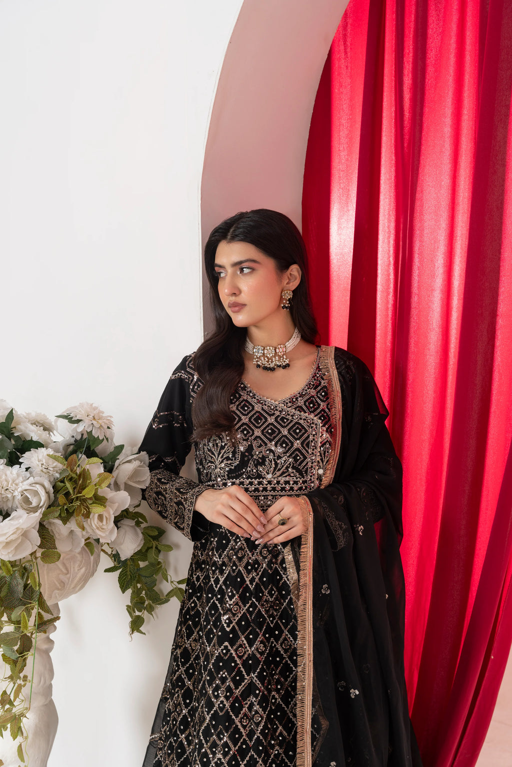 Ameera Velour Black