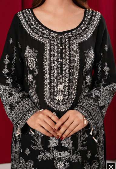 Noorah Mystique Black