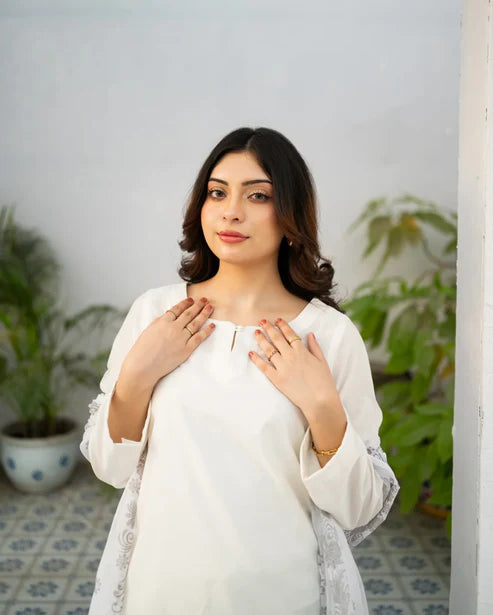 White kurta Zauk