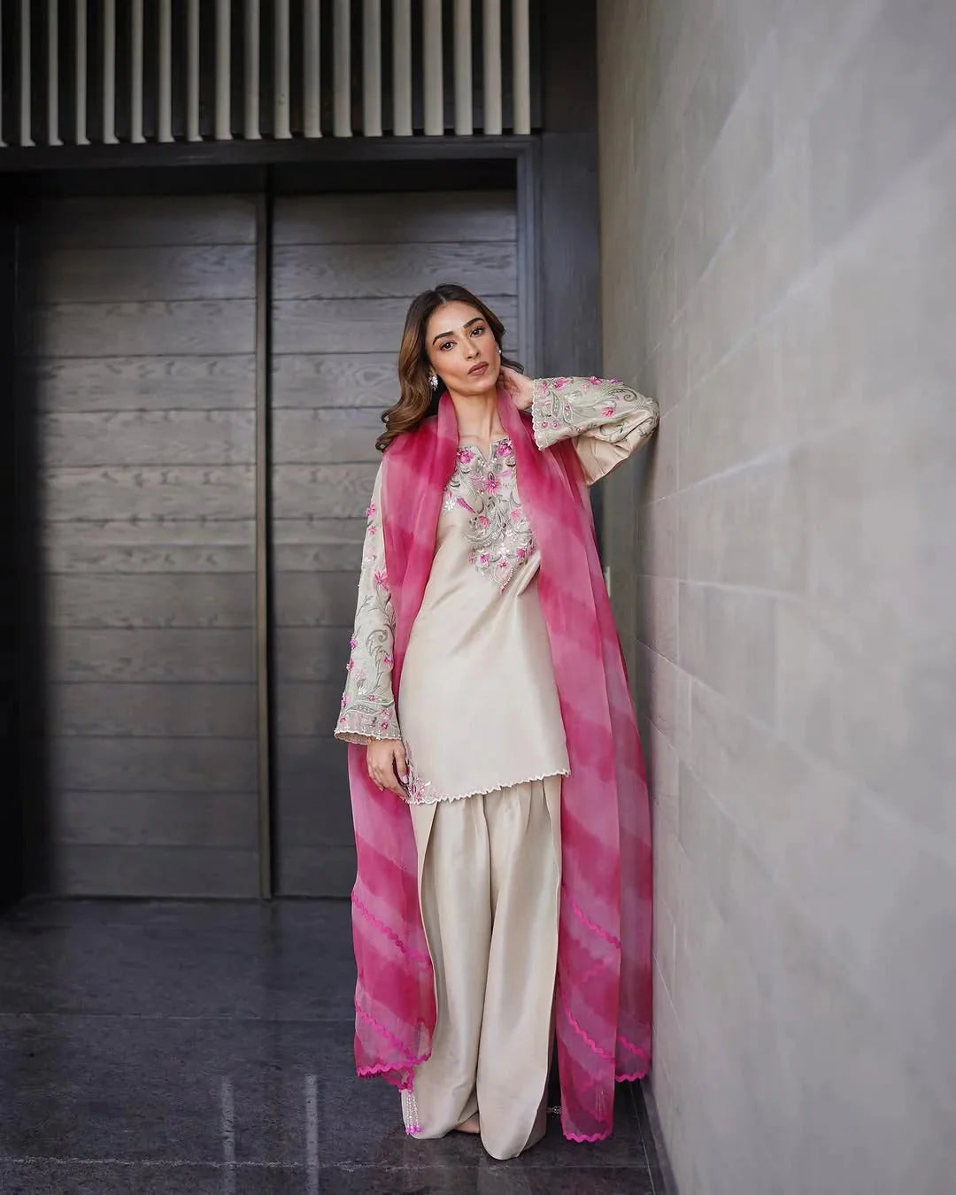 Afsana offwhite