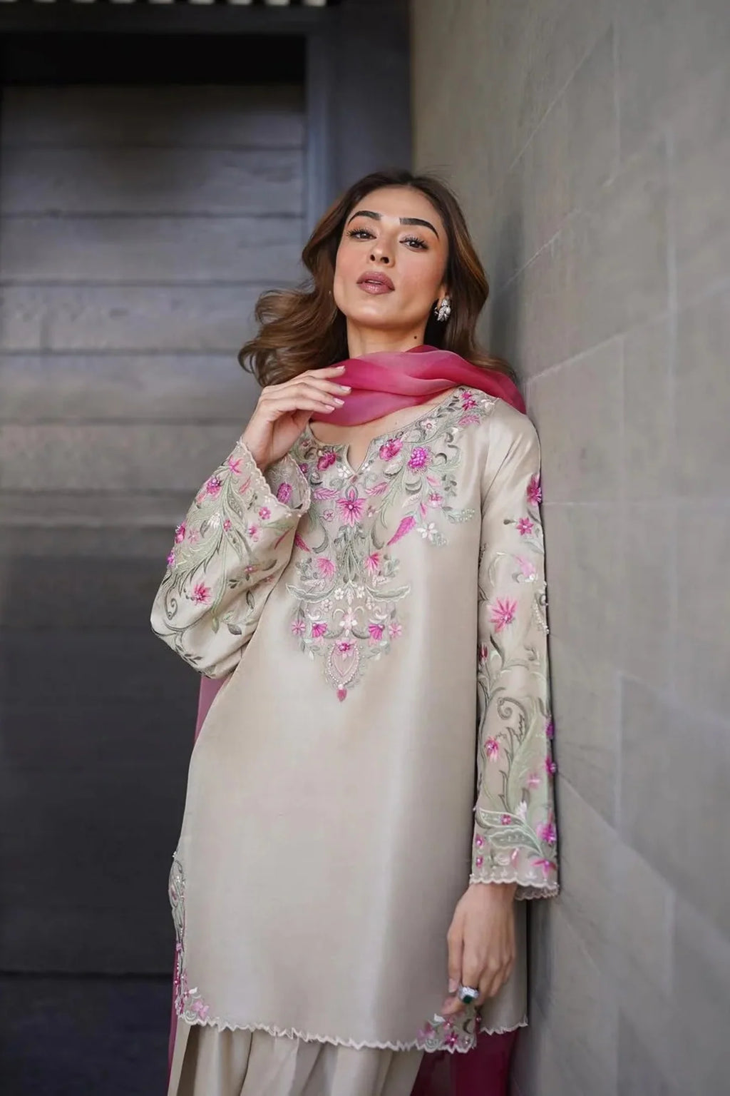 Afsana offwhite