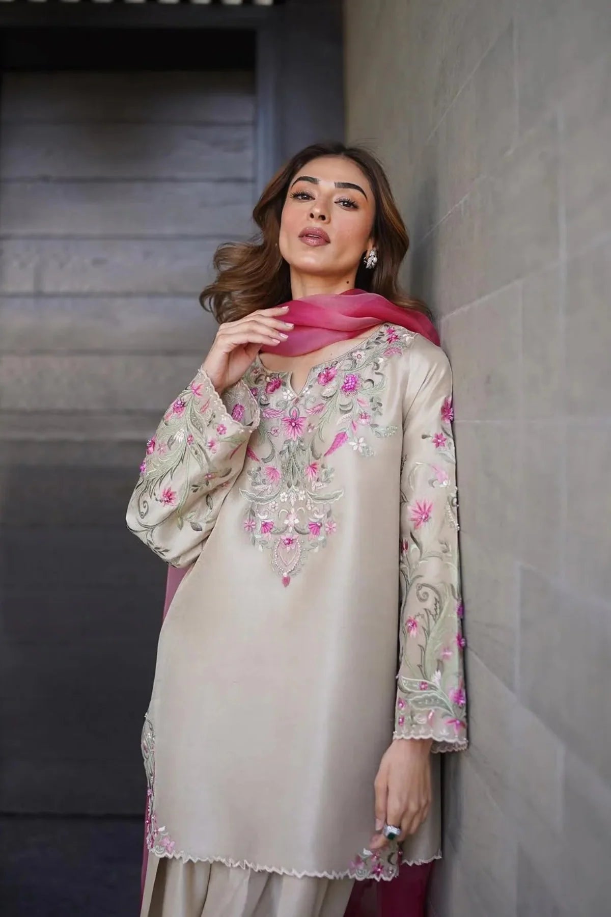 Afsana offwhite