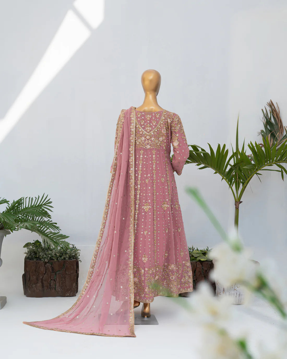 Mahira T pink