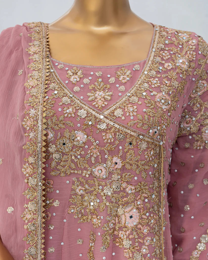 Mahira T pink