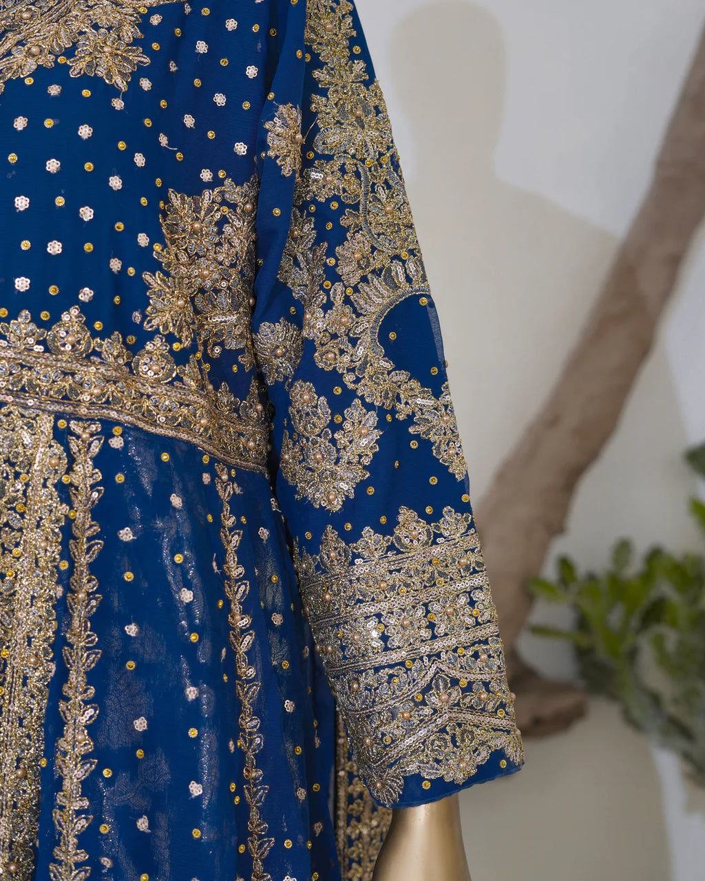 Muneeha Teal