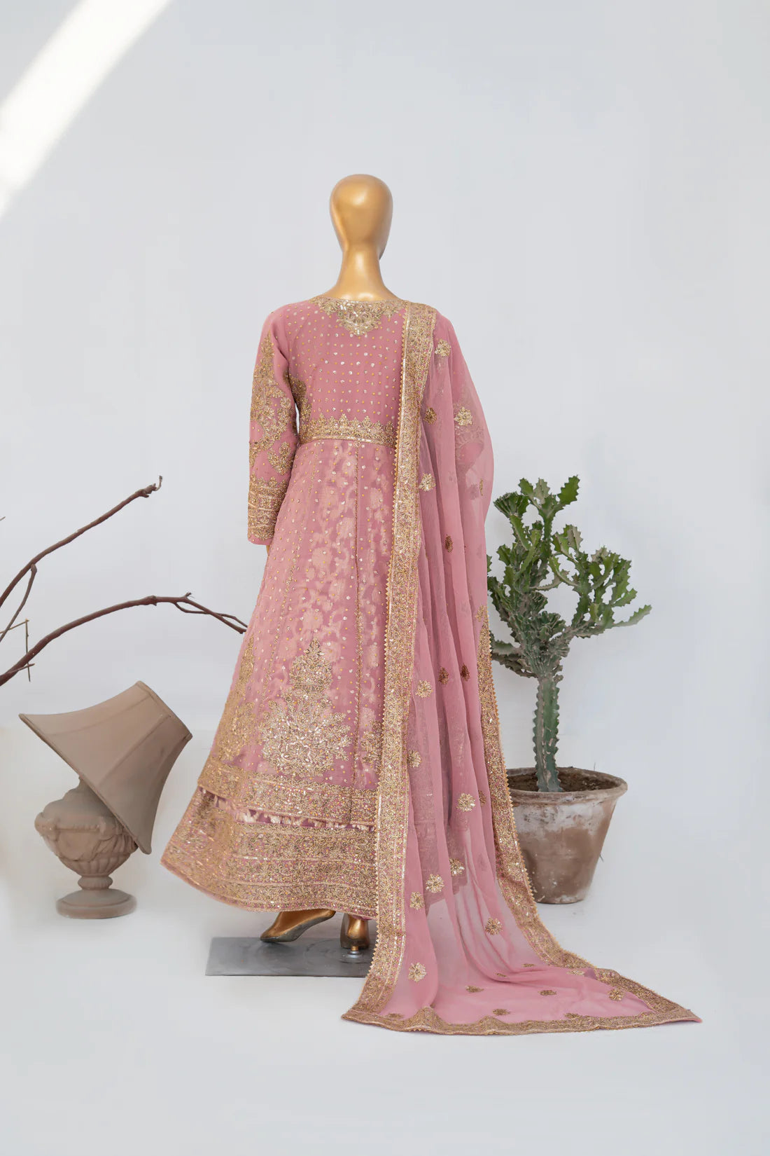 Muneeha T Pink