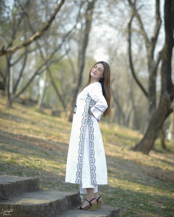 Ivory Lace Muse