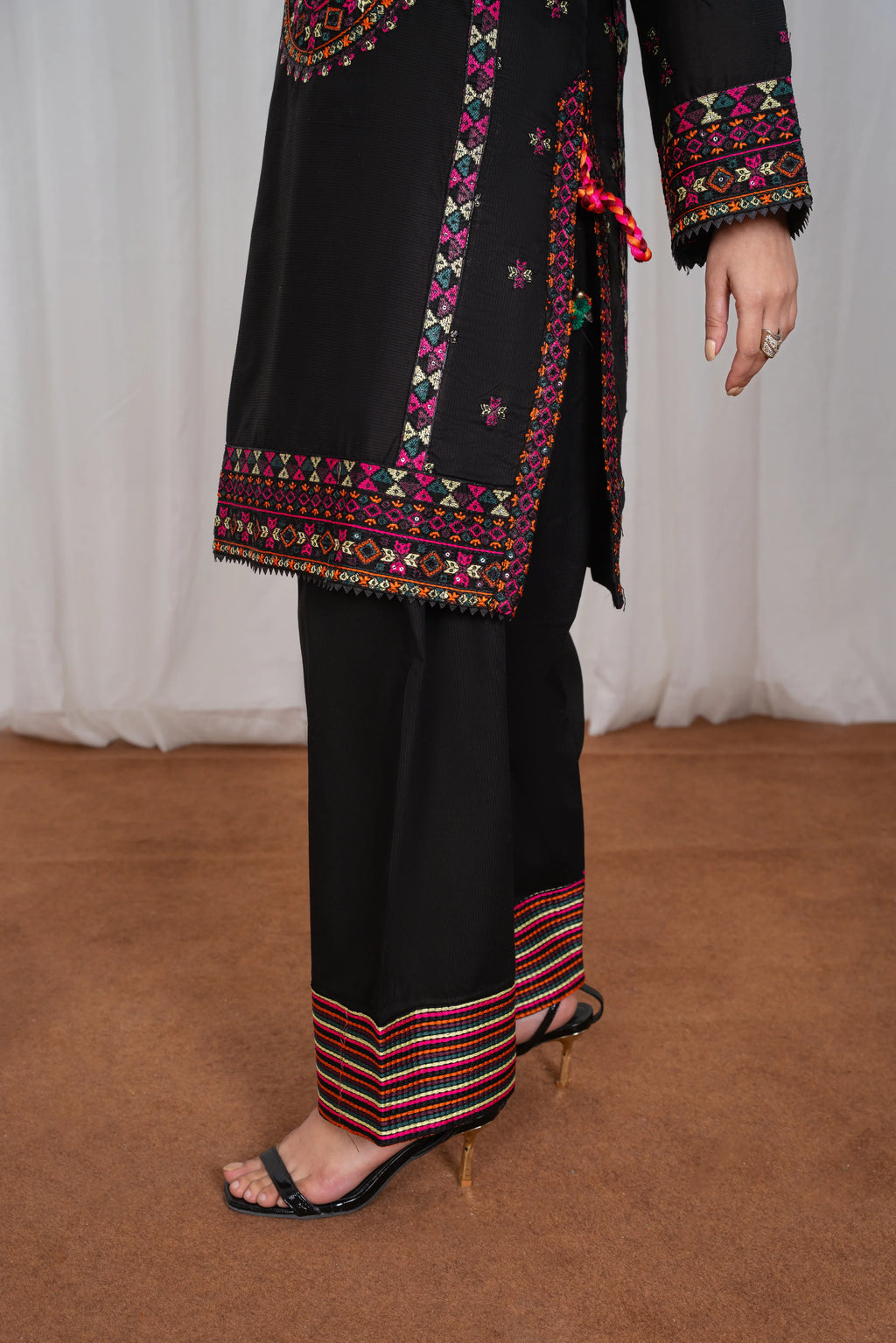 Gushau Black