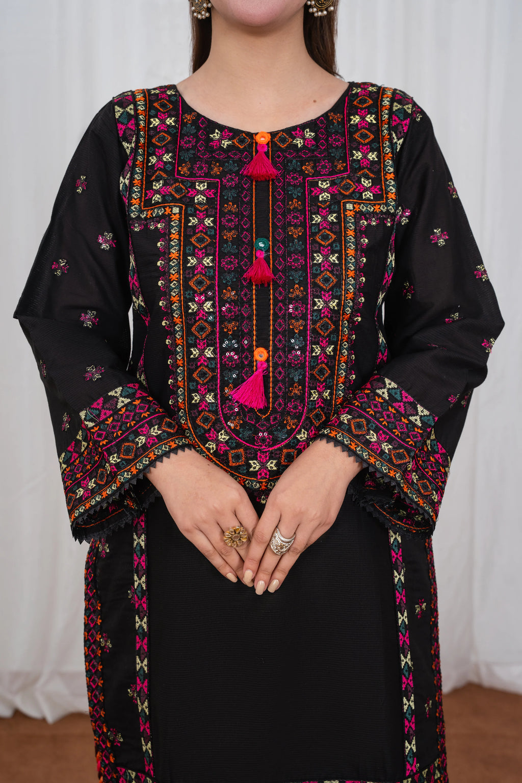 Gushau Black