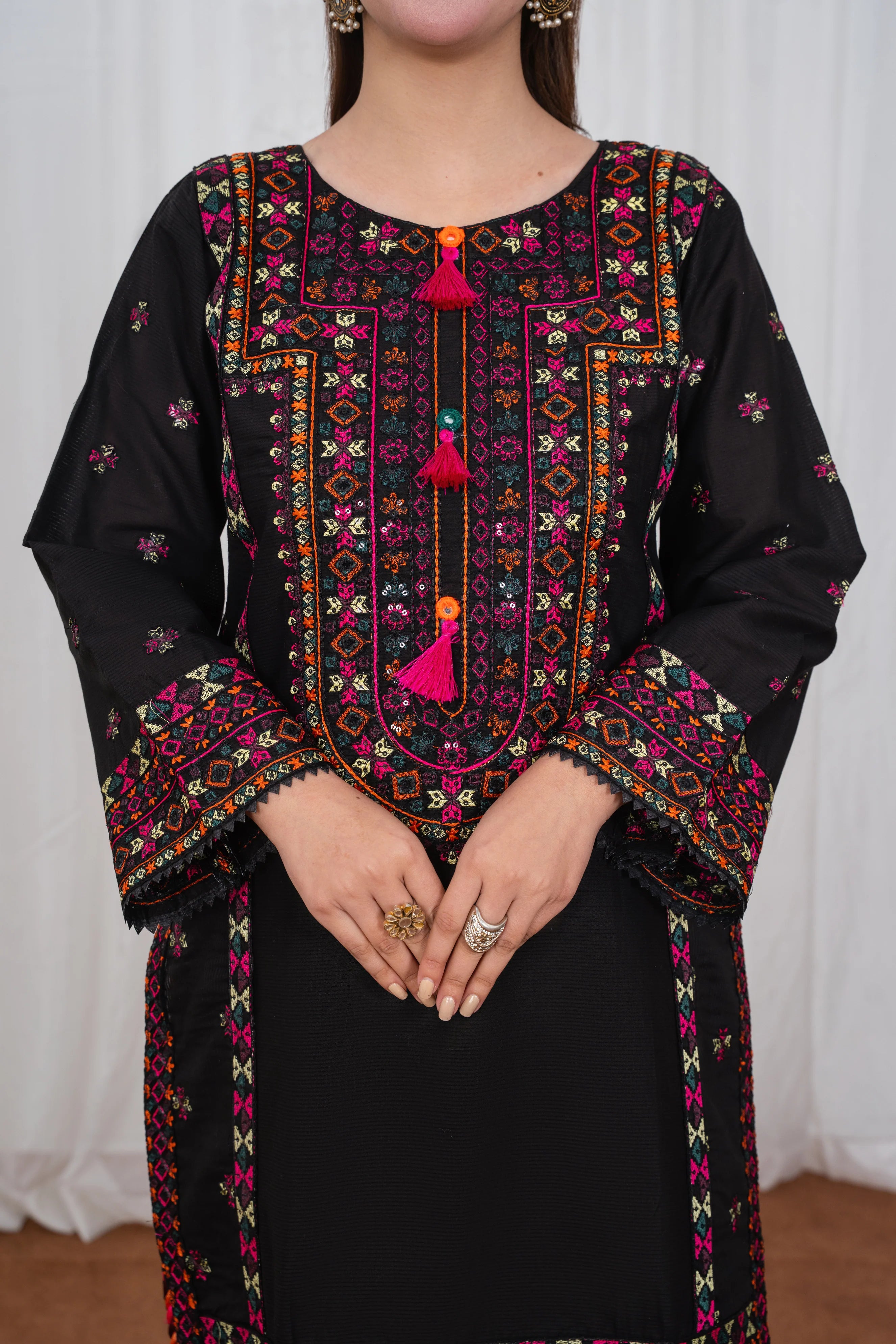 Gushau Black