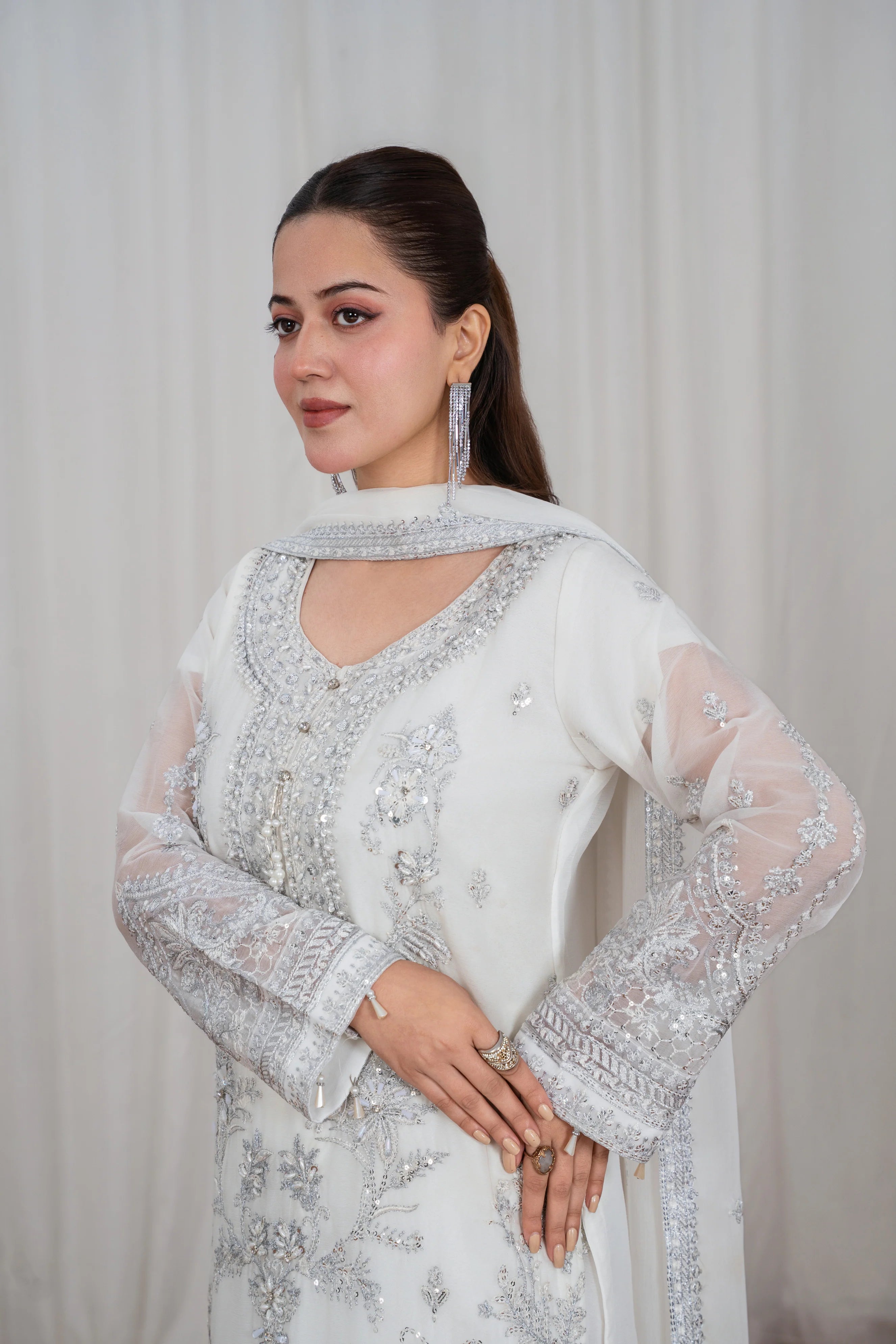 Noorah Festive White