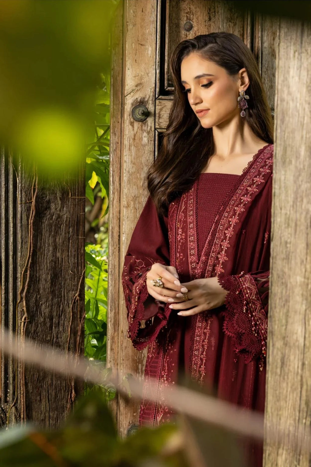Izal Maroon