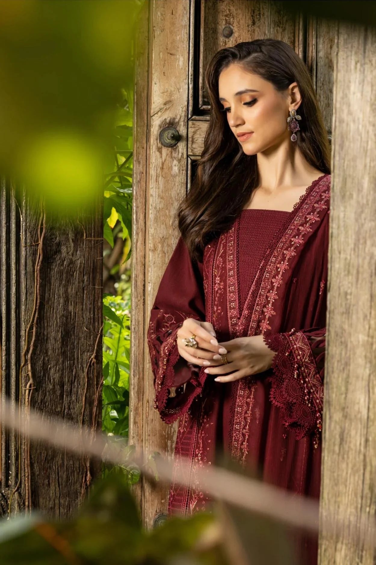 Izal Maroon