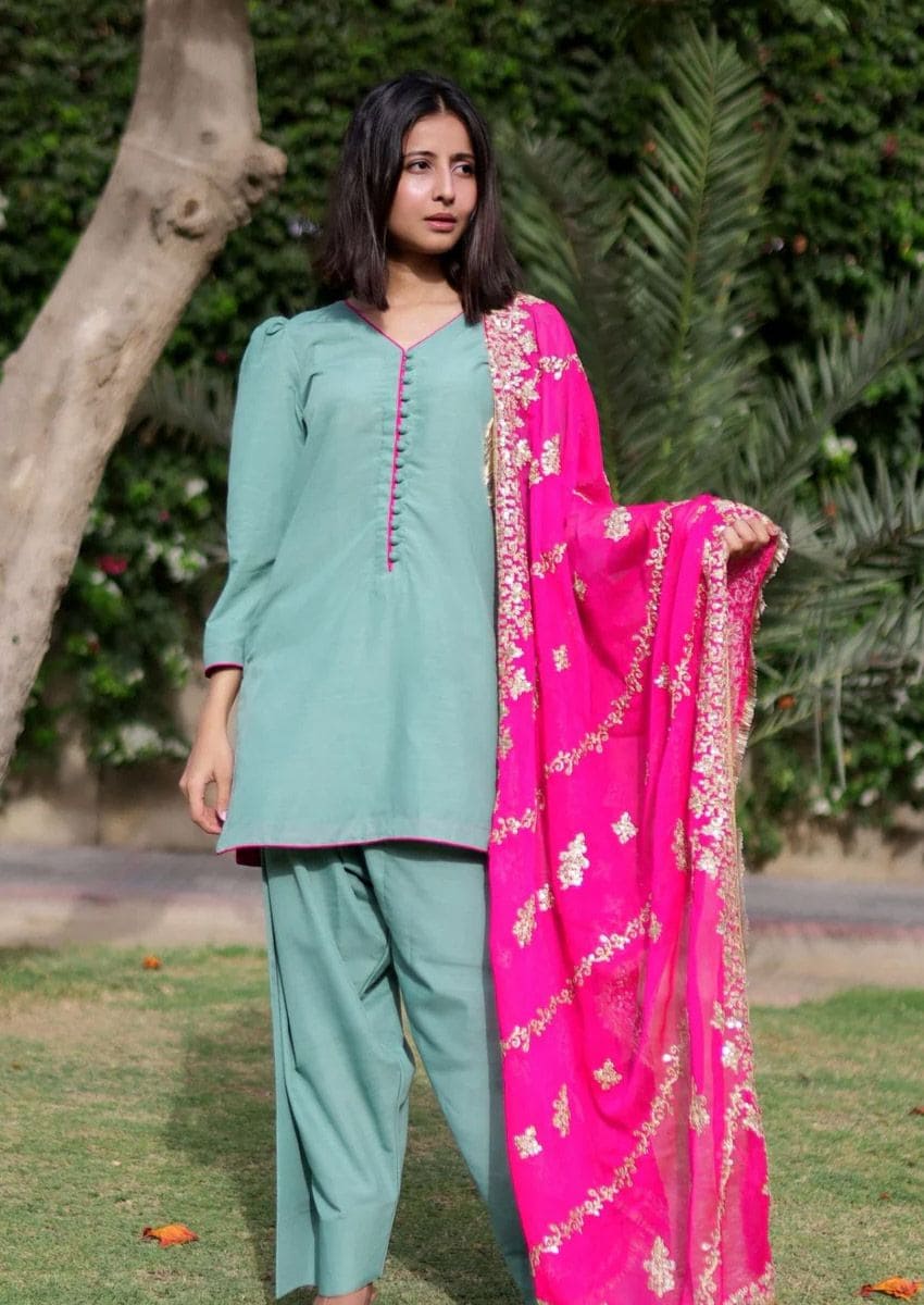 Noor e Jahan Plaidnpaisley