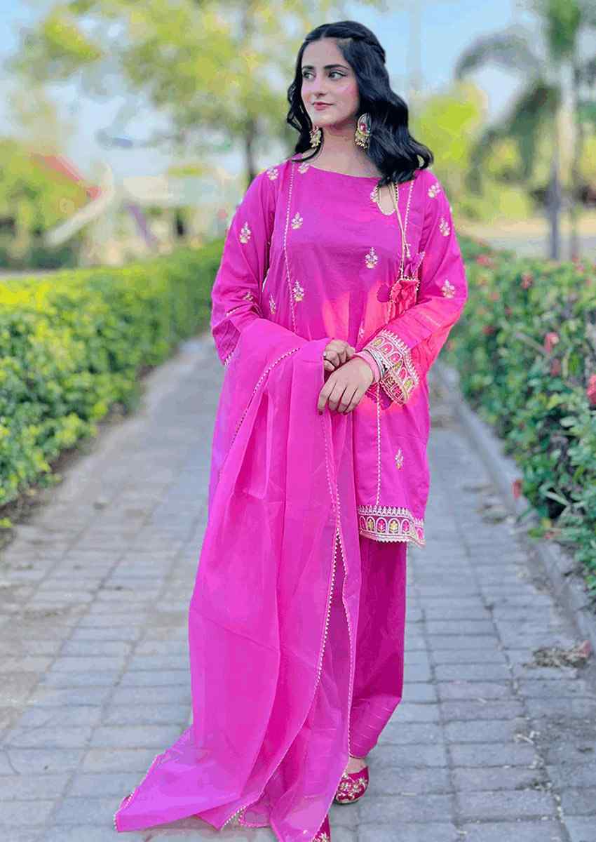TASSALE PINK