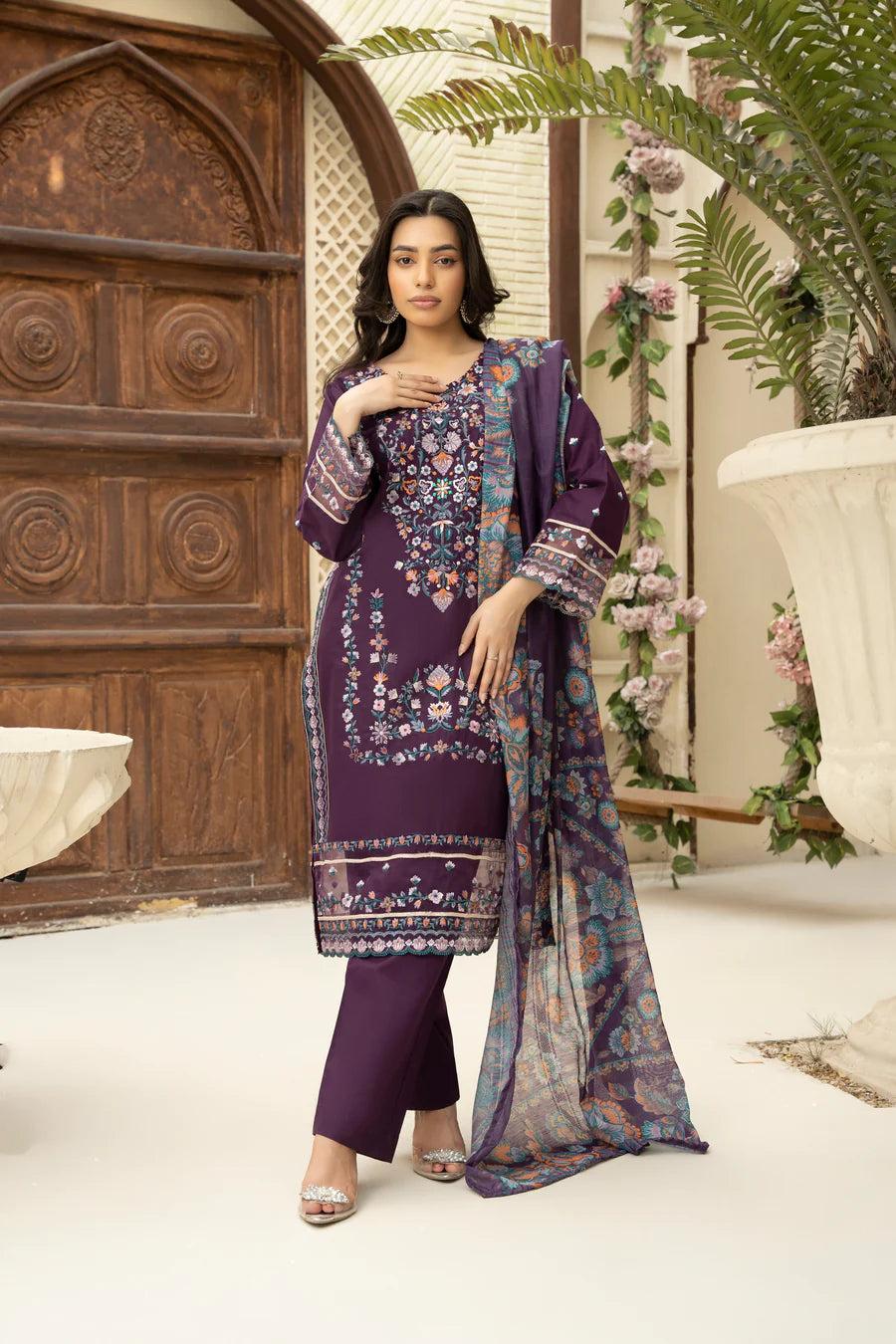 3 Piece Embroidered Lawn Suit