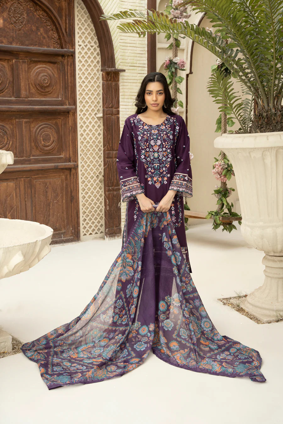 3 Piece Embroidered Lawn Suit