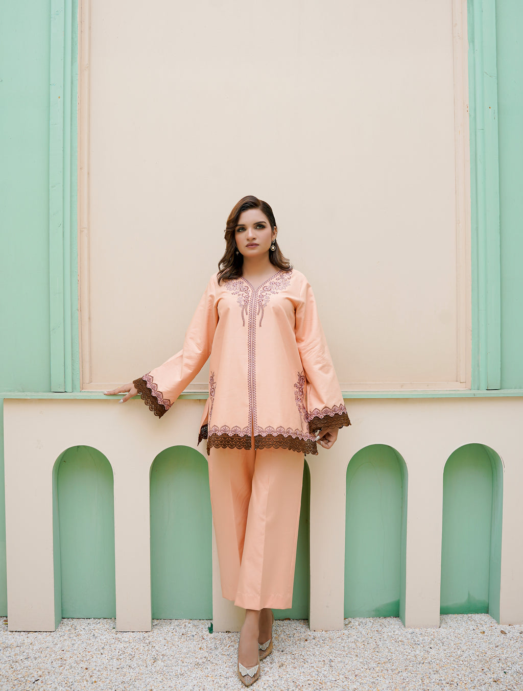 Meira – Embroidered 2-Piece Kurta Set