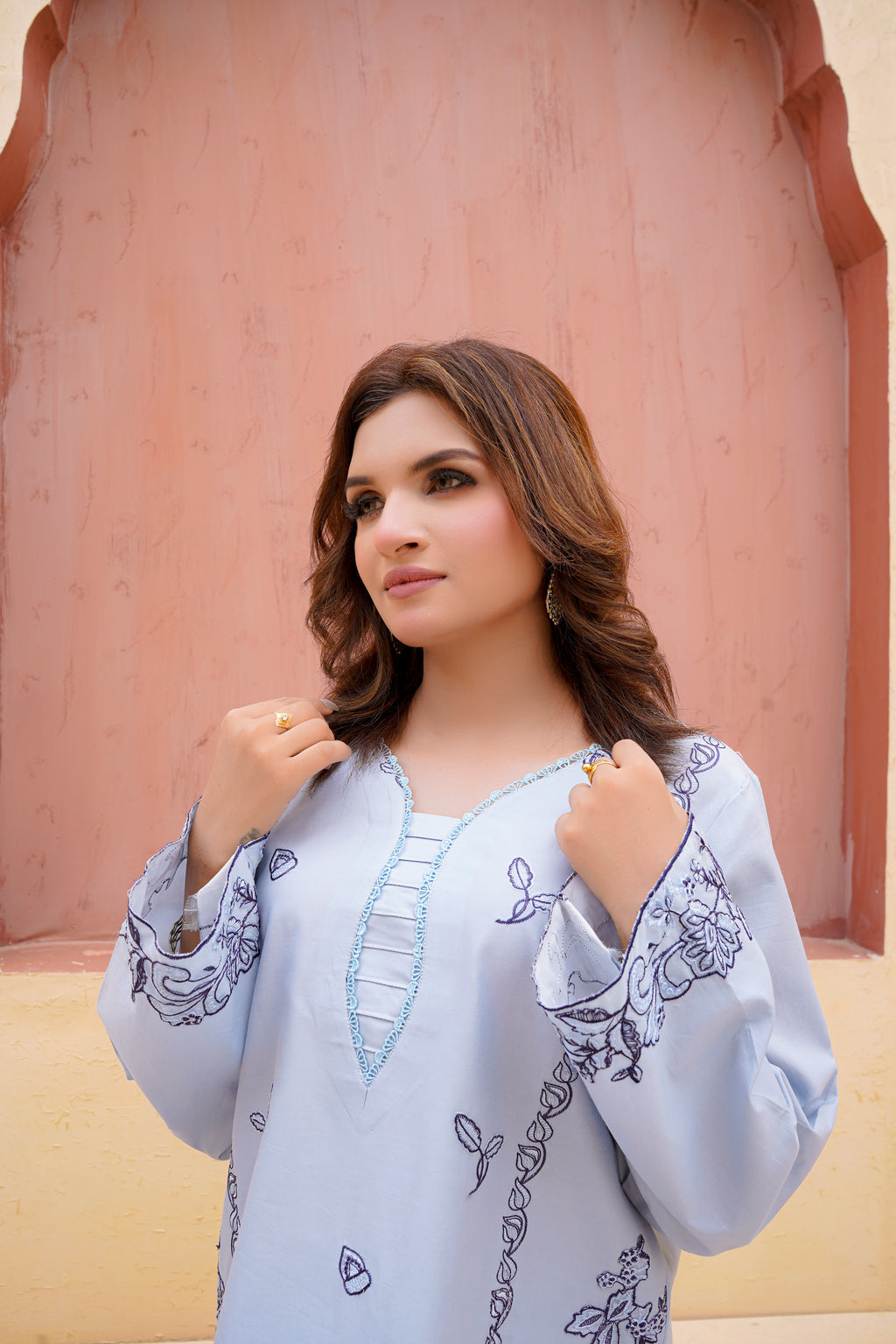 Zaria – Embroidered 2-Piece Kurta Set
