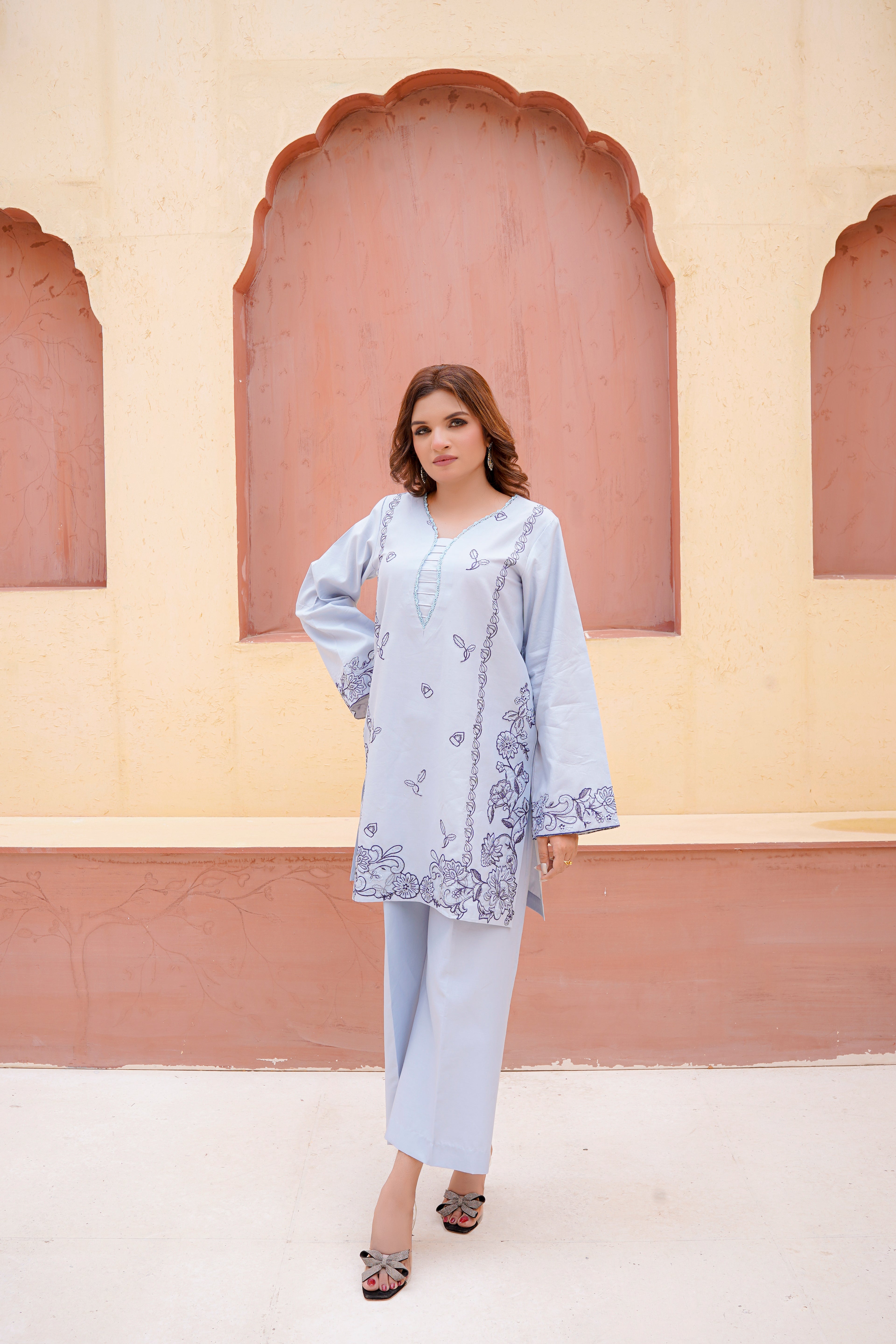Zaria – Embroidered 2-Piece Kurta Set