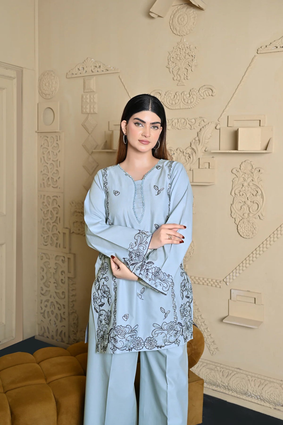 Zaria – Embroidered 2-Piece Kurta Set