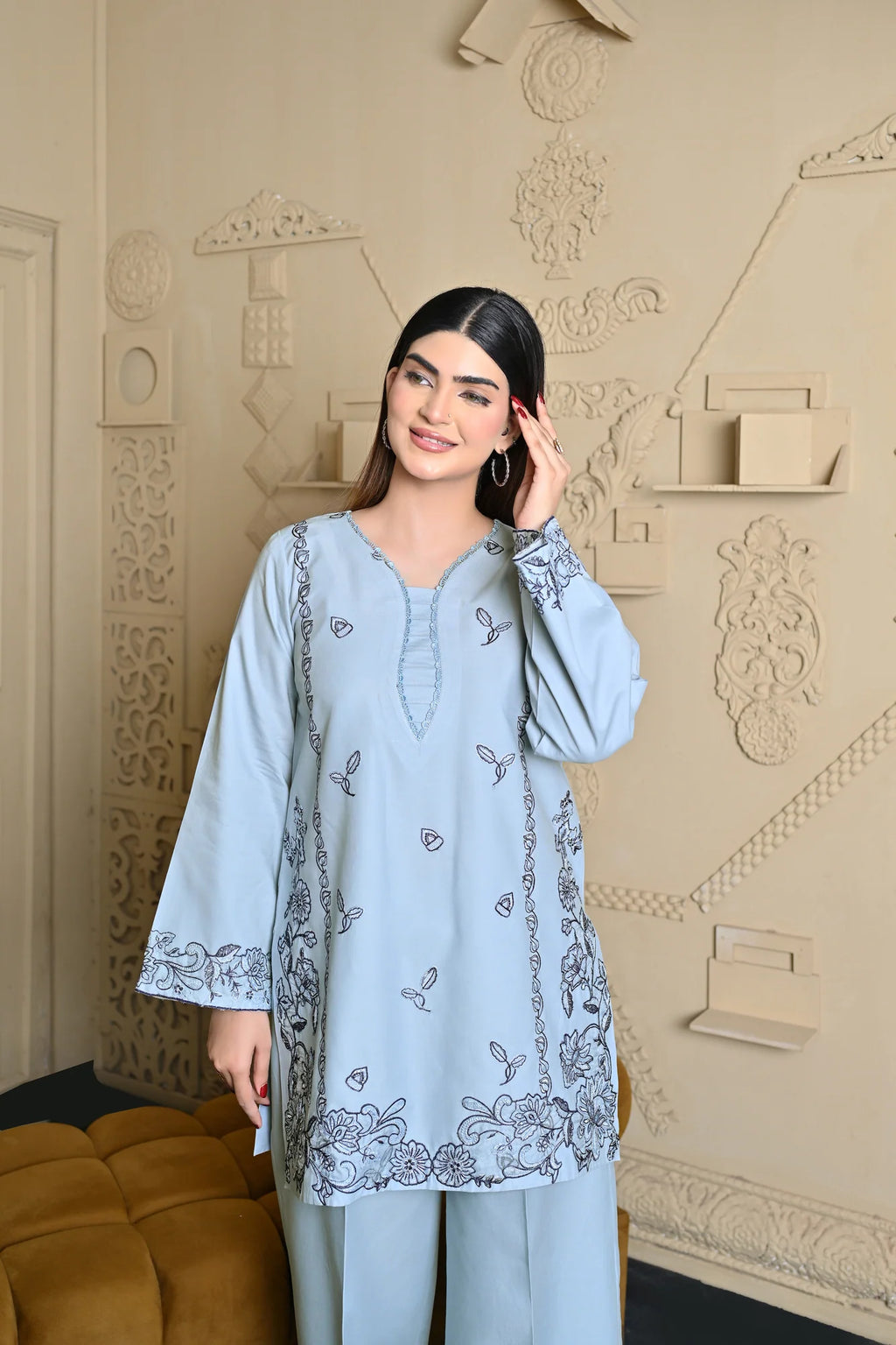 Zaria – Embroidered 2-Piece Kurta Set