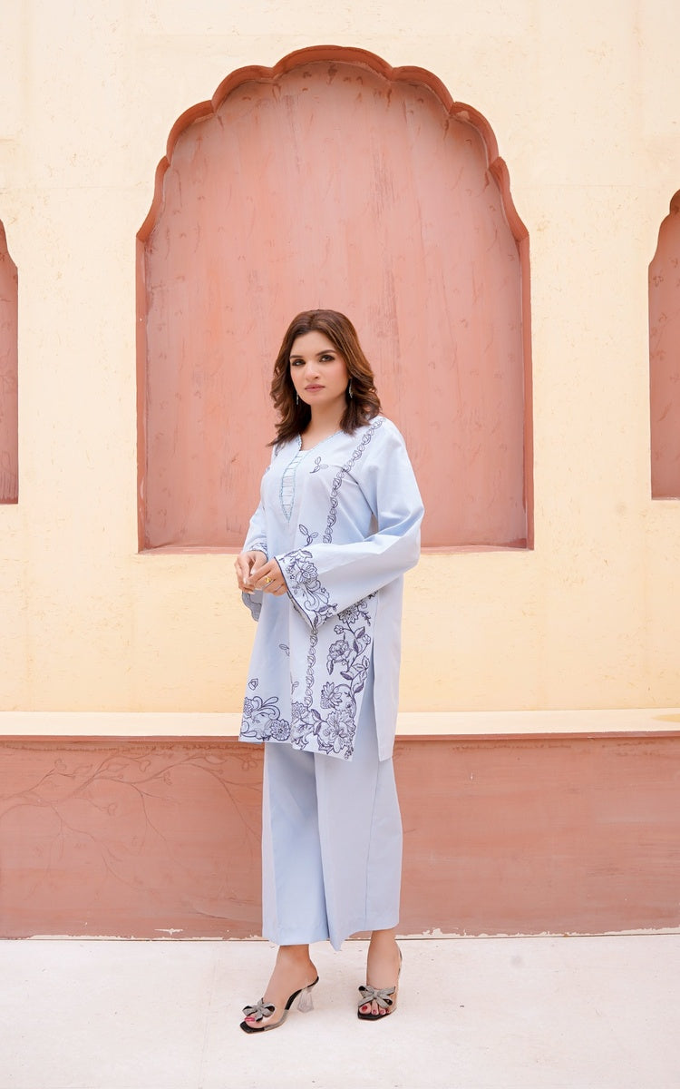 Zaria – Embroidered 2-Piece Kurta Set